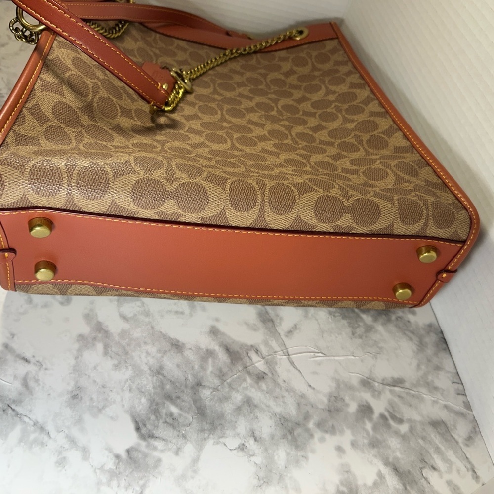 Coach Old Rose/Beige Signature Cashin Chain Tote - Picture 12 of 13